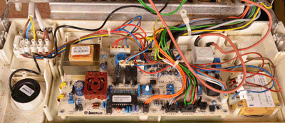 al cb 28 pcb exposed.gif